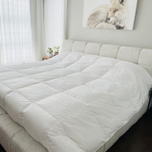 Charger l&#39;image dans la galerie, Couette Hôtel luxueux en duvet d&#39;oie blanc canadien - chaude